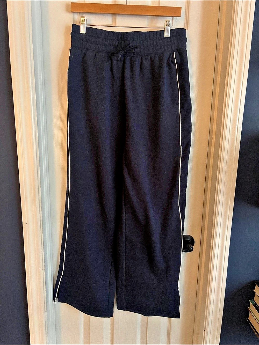 Yogalicious Cloud Plush Finishline Sweatpant Wide Leg Pants in Black Size Medium
